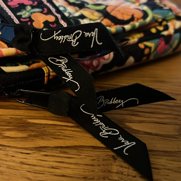 Vera Bradley Black Crossbody Bag with Quilted Design collab with Disney Mickey - Picture 5 of 5